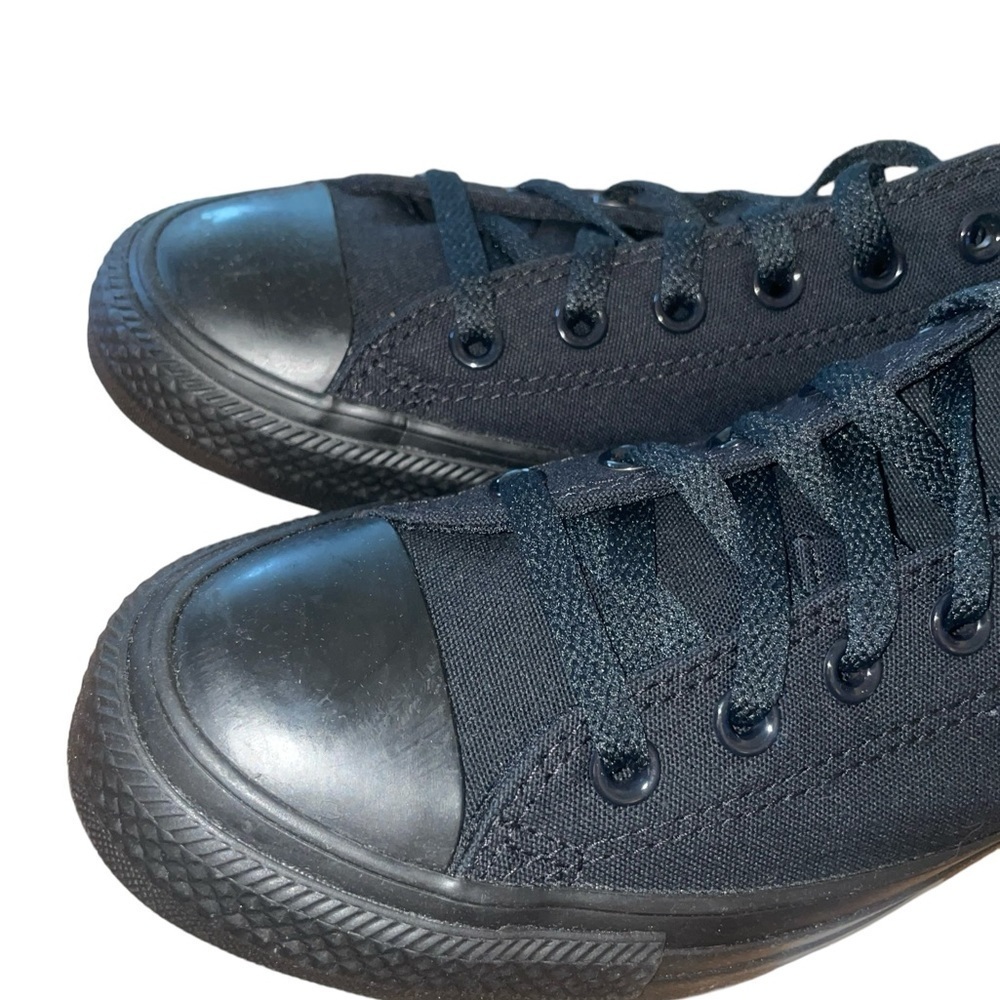❇️NWT❇️Converse Classic Low Canvas Sneakers - Picture 6 of 7